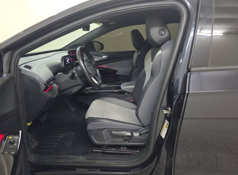 Used 2023 Volkswagen ID.4 Pro RWD image 9