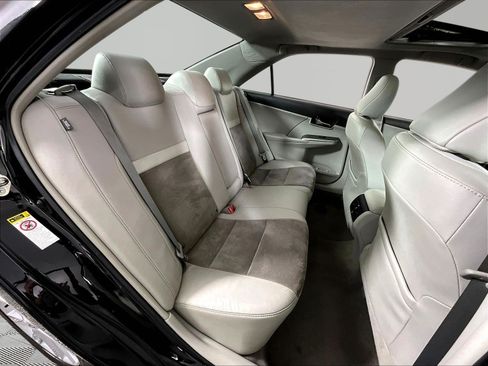 Used 2012 Toyota Camry XLE w/ Leather Pkg FWD image 25