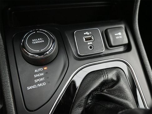 Used 2022 Jeep Cherokee Limited image 13