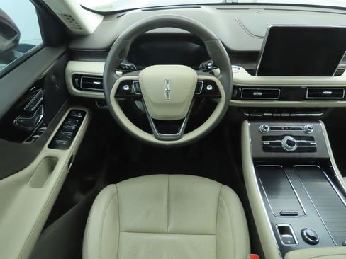 Used 2022 Lincoln Aviator Reserve w/ Equipment Group 201A image 10