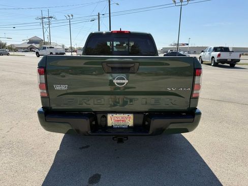 Used 2022 Nissan Frontier SV image 4