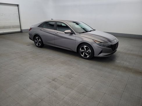 Used 2023 Hyundai Elantra SEL w/ Convenience Package FWD image 11