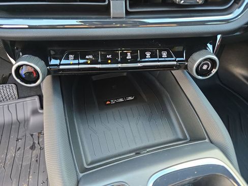 New 2026 Chevrolet Equinox EV RS image 16