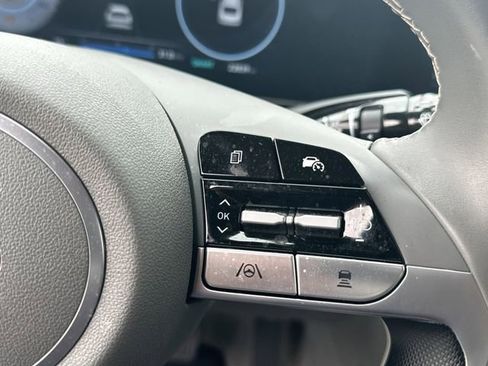 Used 2024 Hyundai Elantra SEL w/ Convenience Package image 11