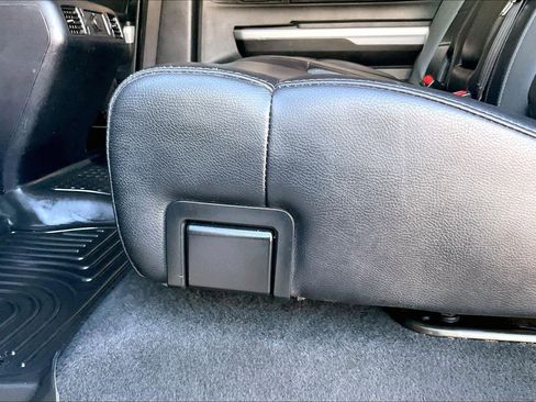 Used 2018 Toyota Tundra Limited image 18