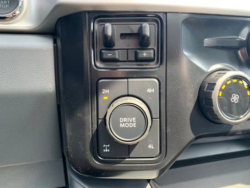 New 2025 Ford F350 XLT w/ Black Appearance Package image 19