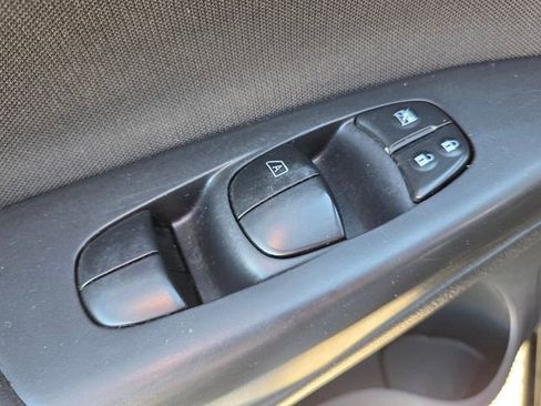 Used 2018 Nissan Sentra SV image 33