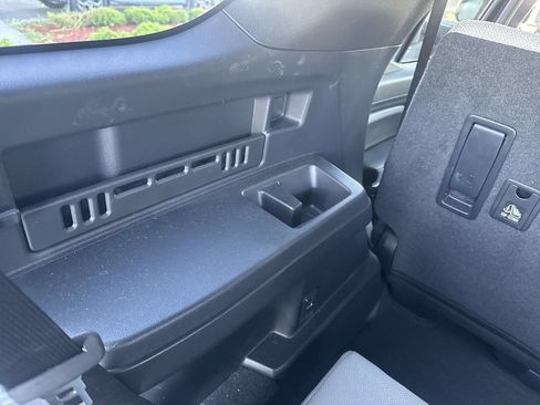 Used 2025 Toyota 4Runner SR5 AWD/4WD image 29