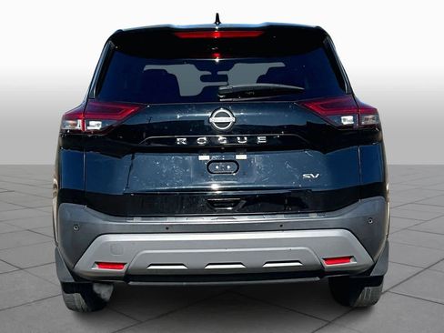 Certified 2022 Nissan Rogue SV image 4