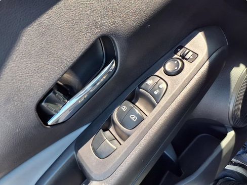 Used 2023 Nissan Kicks SR w/ SR Premium Package FWD image 20