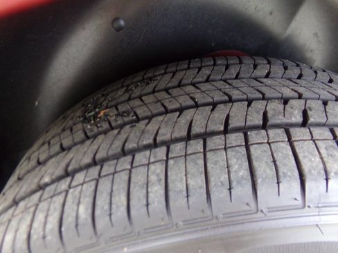 Used 2015 Lincoln MKX Base AWD 4dr SUV w/ Equipment Group 102A image 22