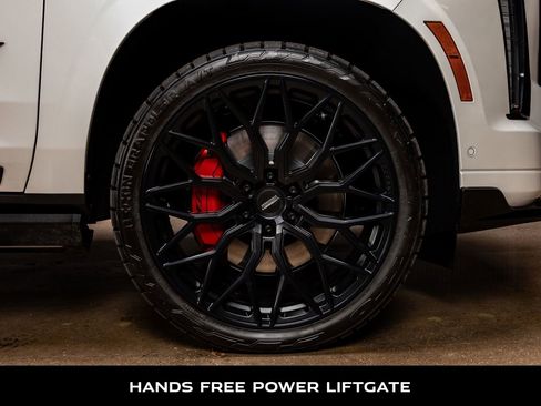 Used 2025 Cadillac Escalade V w/ LPO, ONYX Package image 11