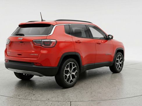Used 2025 Jeep Compass Limited AWD/4WD image 9