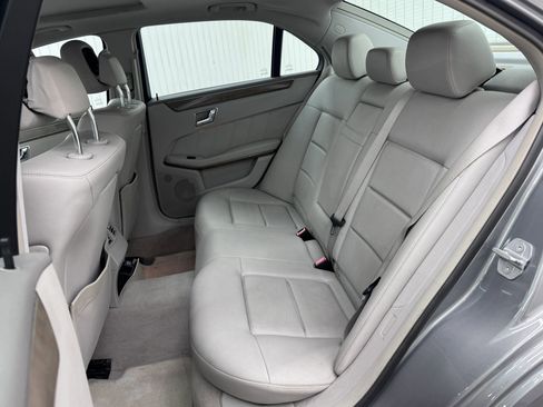 Used 2010 Mercedes-Benz E 350 E 350 Sedan 4D image 12