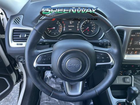 Used 2017 Jeep Compass Latitude w/ Popular Equipment Group FWD image 28