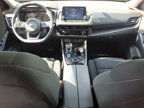 Used 2023 Nissan Rogue S AWD/4WD image 6