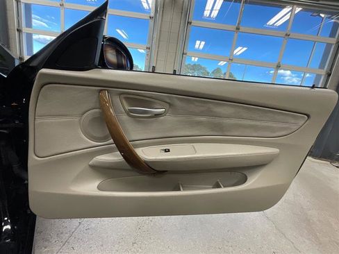 Used 2008 BMW 135i Convertible image 17