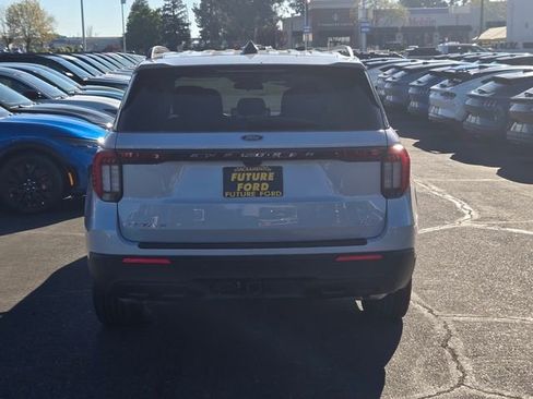 New 2026 Ford Explorer Active image 5