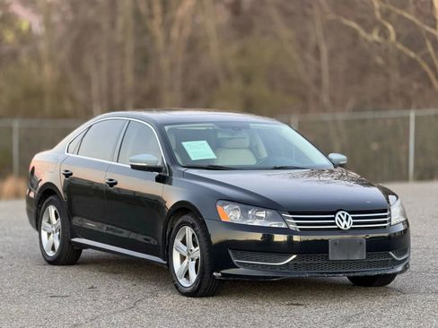 Used 2012 Volkswagen Passat 2.5 SE image 1