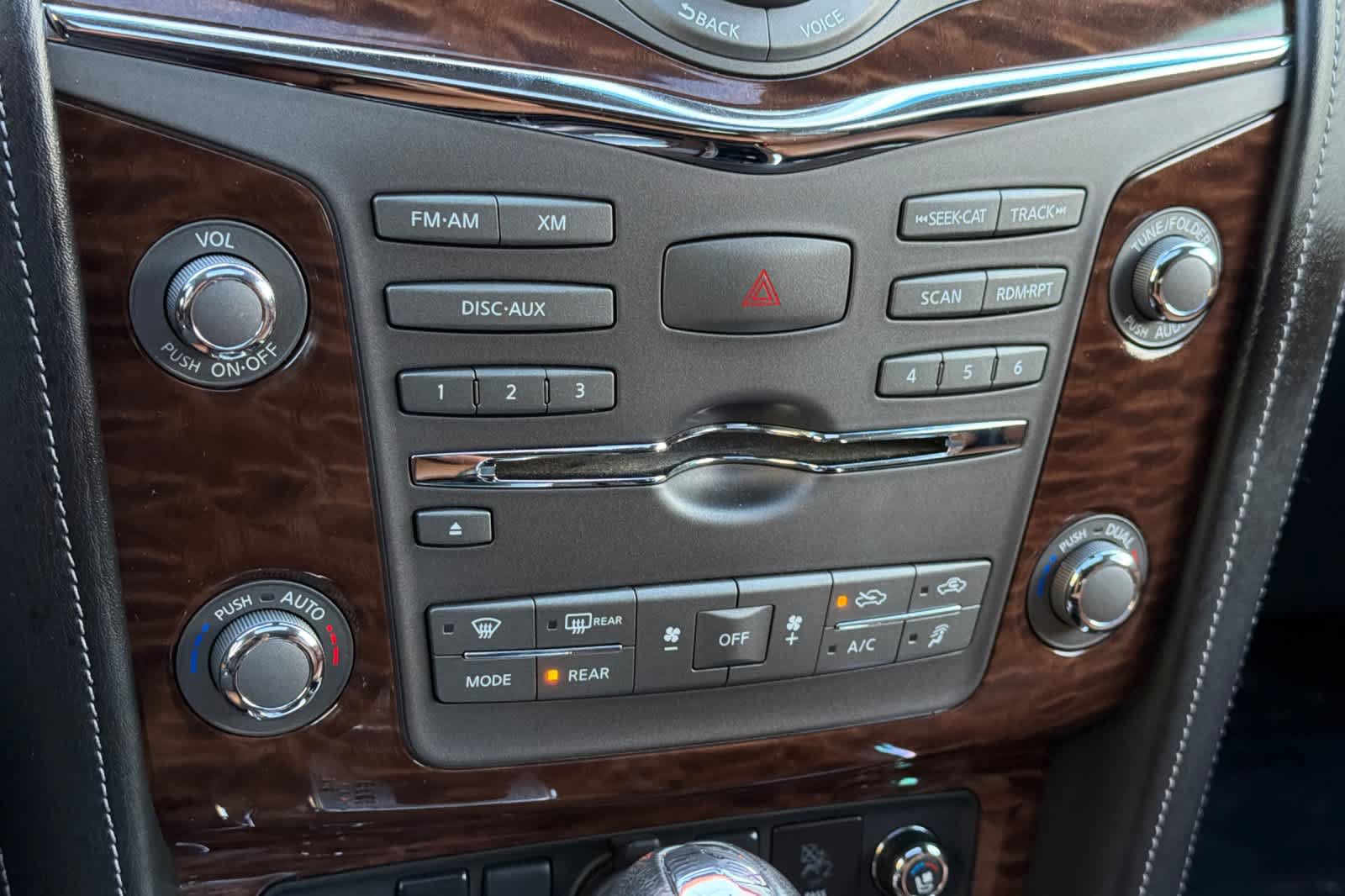 Used 2017 Nissan Armada Platinum w/ Interior Lighting Package AWD/4WD image 24