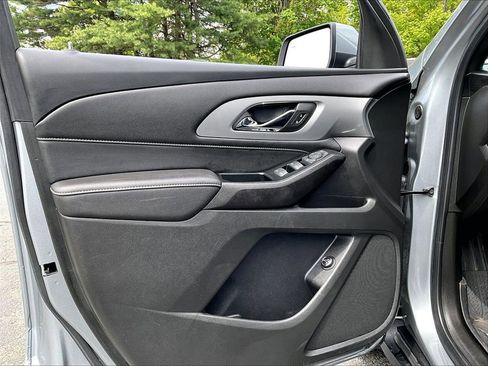 Used 2023 Chevrolet Traverse LT w/ LPO, Floor Liner Package AWD/4WD image 9