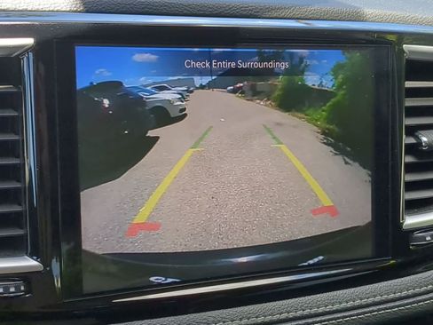 Used 2024 Chrysler Pacifica Limited w/ Trailer Tow Group AWD/4WD image 29