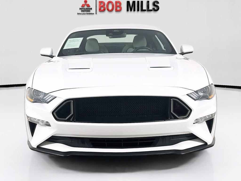 Used 2022 Ford Mustang Coupe RWD image 2