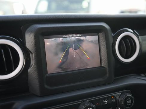 Used 2020 Jeep Wrangler Unlimited Sport image 26