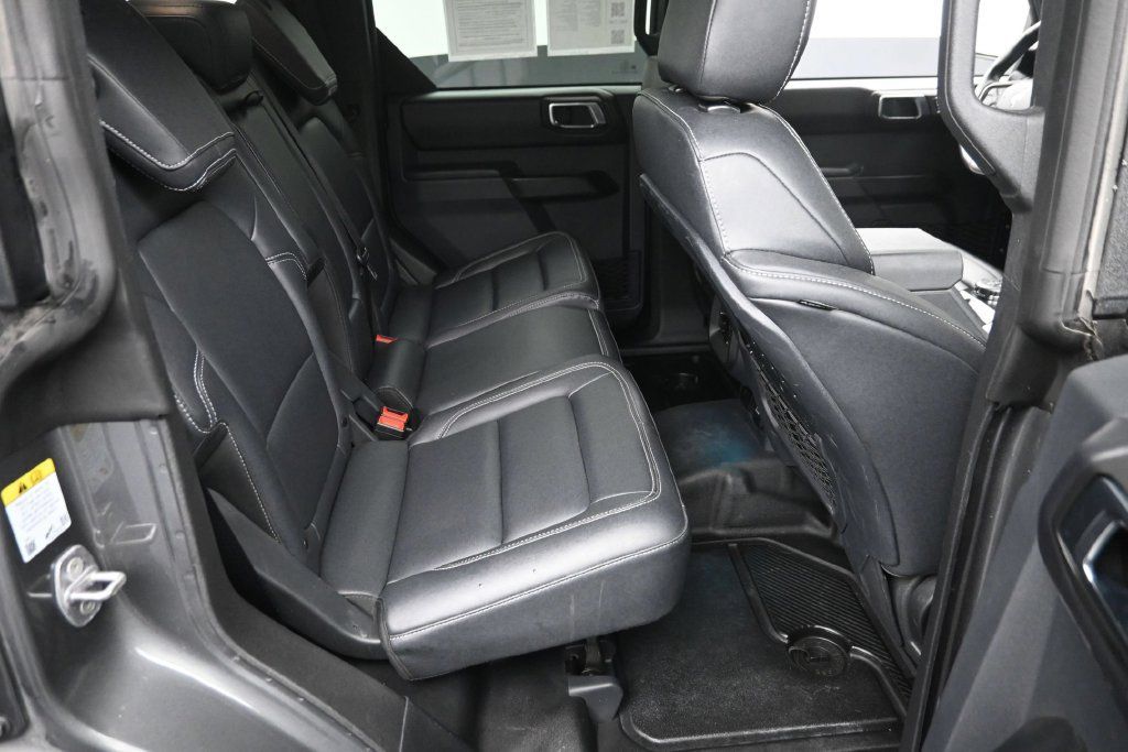 Used 2025 Ford Bronco Badlands AWD/4WD image 10