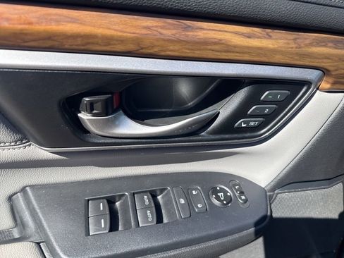 Used 2018 Honda CR-V Touring image 23