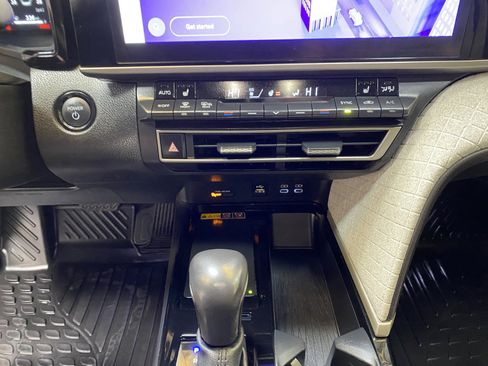 Used 2025 Toyota Camry XLE image 42