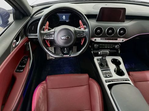 Used 2018 Kia Stinger GT1 image 10