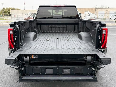 Used 2024 GMC Sierra 3500 Denali Ultimate image 13