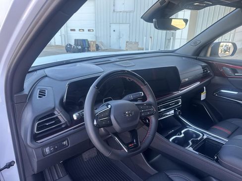 New 2026 Chevrolet Traverse RS FWD image 2
