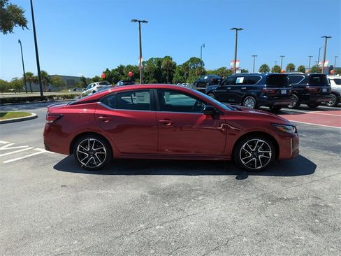 New 2025 Nissan Sentra SR image 3