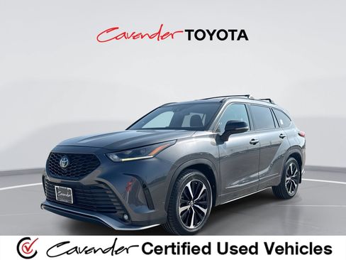 Used 2021 Toyota Highlander XSE FWD image 1