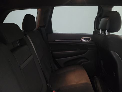 Used 2017 Jeep Grand Cherokee Laredo image 19