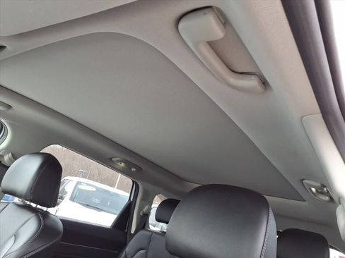 Used 2022 Kia Sorento SX image 16