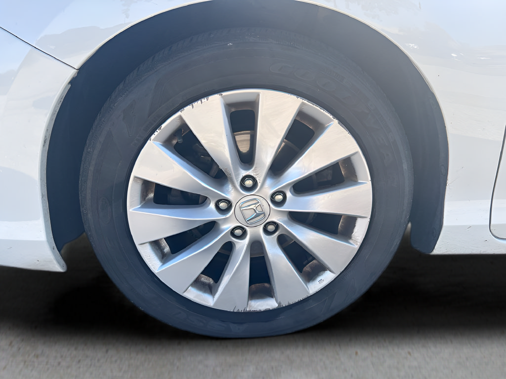Used 2015 Honda Accord EX-L image 32