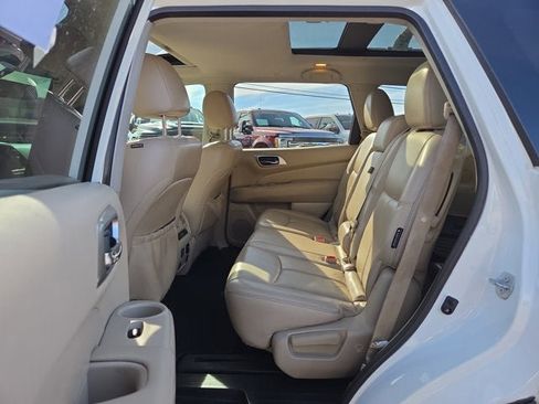 Used 2018 Nissan Pathfinder Platinum w/ Cargo Package image 12