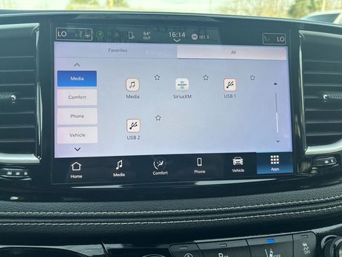 Used 2022 Chrysler Pacifica Touring-L image 22