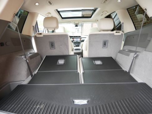 Used 2022 Cadillac XT6 Premium Luxury w/ Technology Package AWD/4WD image 11