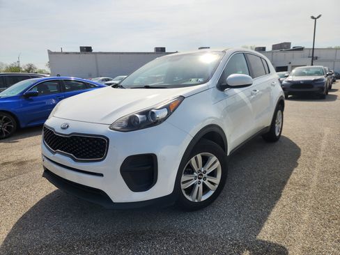 Used 2019 Kia Sportage LX image 2