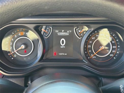 Used 2025 Jeep Wrangler Sport image 27