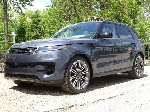 New 2026 Land Rover Range Rover Sport SE AWD/4WD image 8
