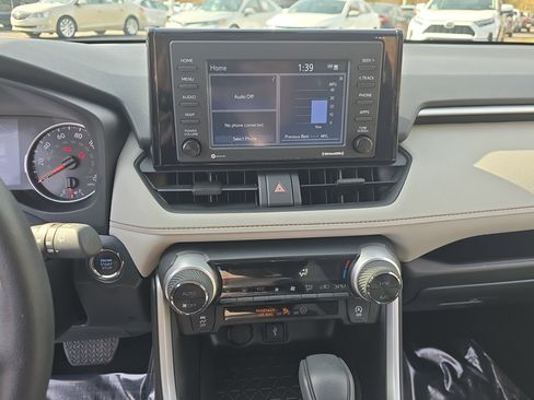 Certified 2022 Toyota RAV4 XLE image 19
