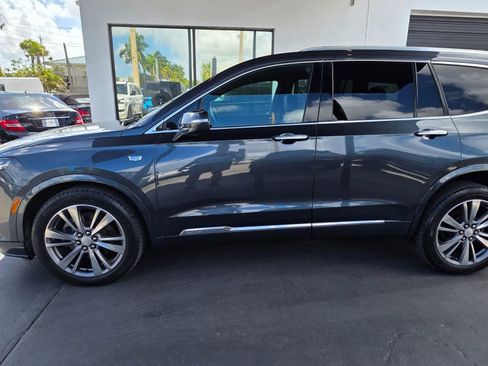 Used 2020 Cadillac XT6 Premium Luxury AWD/4WD image 2