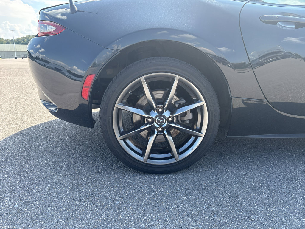 Used 2018 MAZDA MX-5 Miata RF Grand Touring RWD image 11