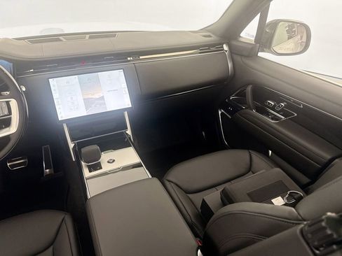 New 2026 Land Rover Range Rover Long Wheelbase SE image 21