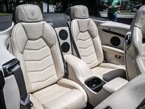Used 2018 Maserati GranTurismo Sport RWD image 16